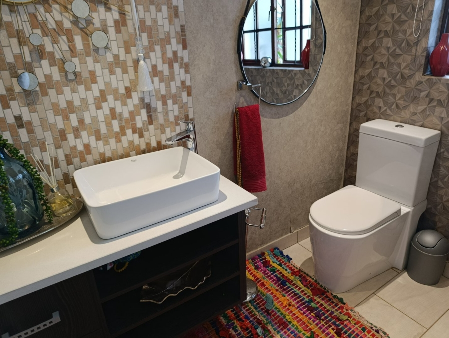 5 Bedroom Property for Sale in Heuwelsig Free State